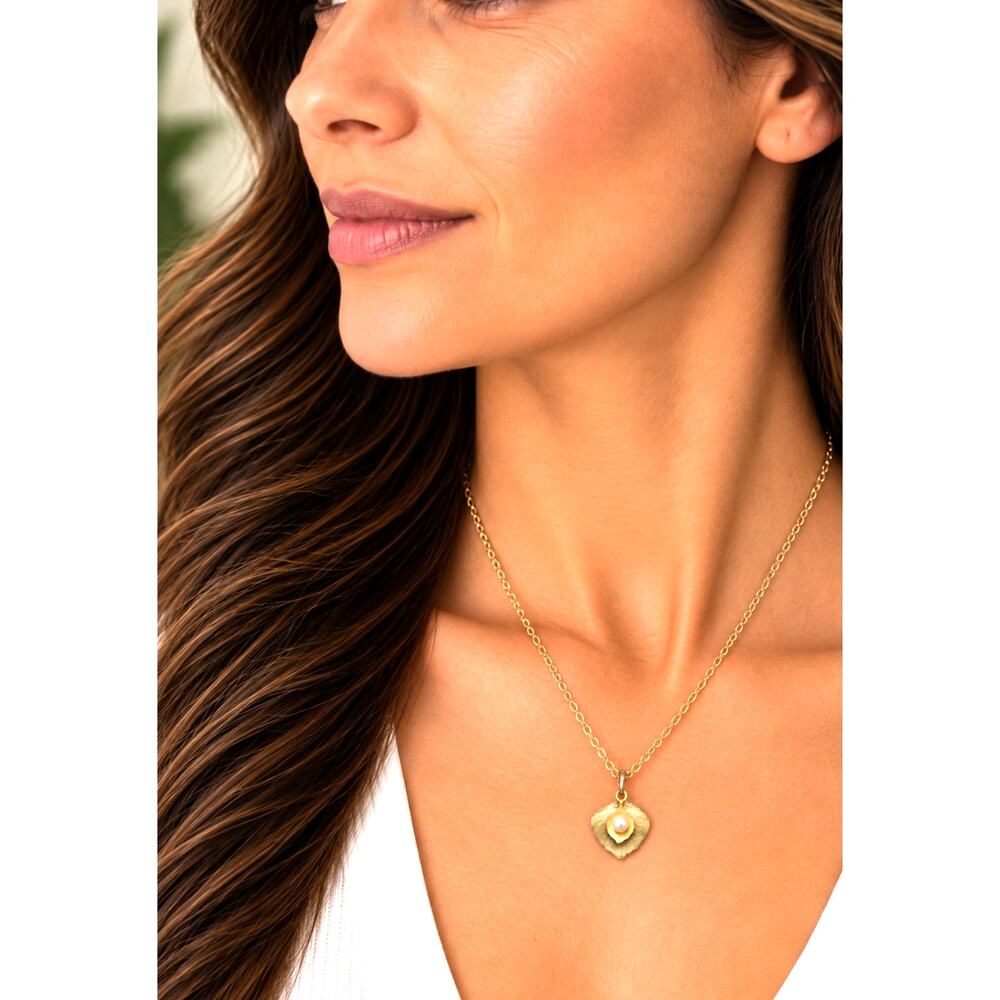 Michael Michaud Round Leaf Eucalyptus Pearl Pendant Necklace - 16" Adj.